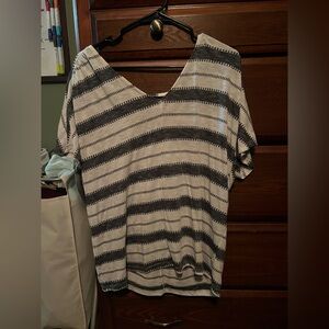 Black and white top. Size XL